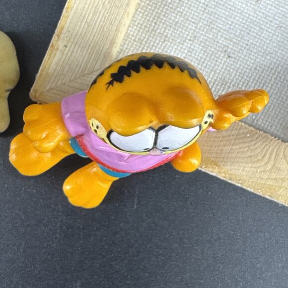 Vintage 80's Garfield & Odie Pencil Topper & Figurines, Rubber - Picture 2 of 14